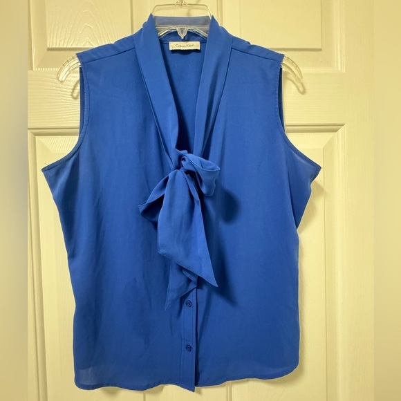 Calvin Klein sleeveless button shirt with tie ribbon - Picture 1 of 4